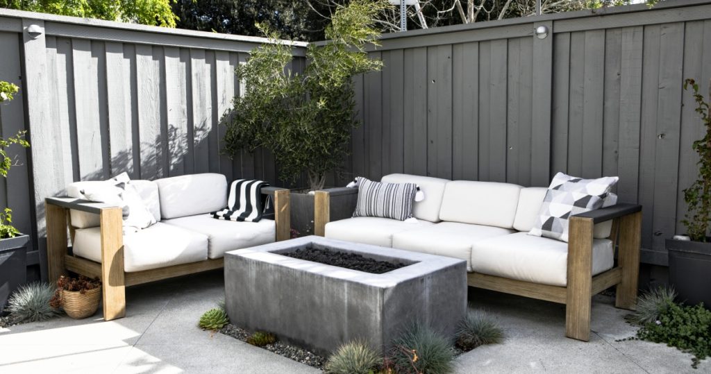 patio furniture cleaning service